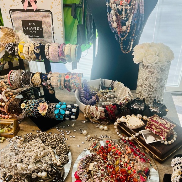 MY 1ST JEWELRY SHOW!!!! PLEASE LIKE TO BE NOTIFIED OF MY LIVE SHOW!!! - Picture 14 of 17